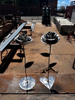 Custom Metal Roses & Handmade 🌹