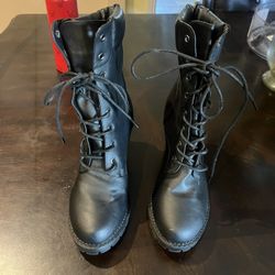 Black Boots 