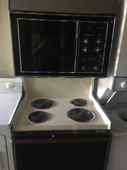 OLD SCHOOL OVEN STOVE MICROWAVE CENTER WORKS PERFECT