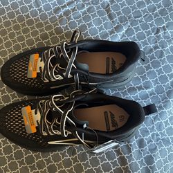 New Avia Tennis Shoes Size 6 1/2