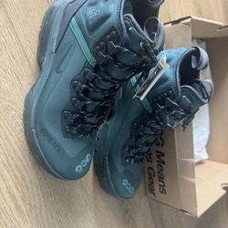 Nike ACG Gore-Tex Hiking Boots