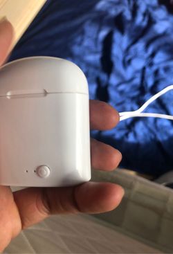 Wireless earbuds
