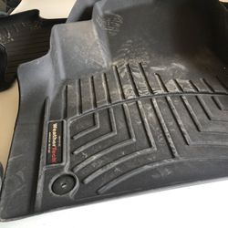 2017 Audi Q7  Weather Tech Floor Mats