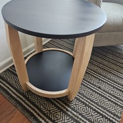 Modern Round Side Table – Black & Natural Wood – Minimalist / Boho Style