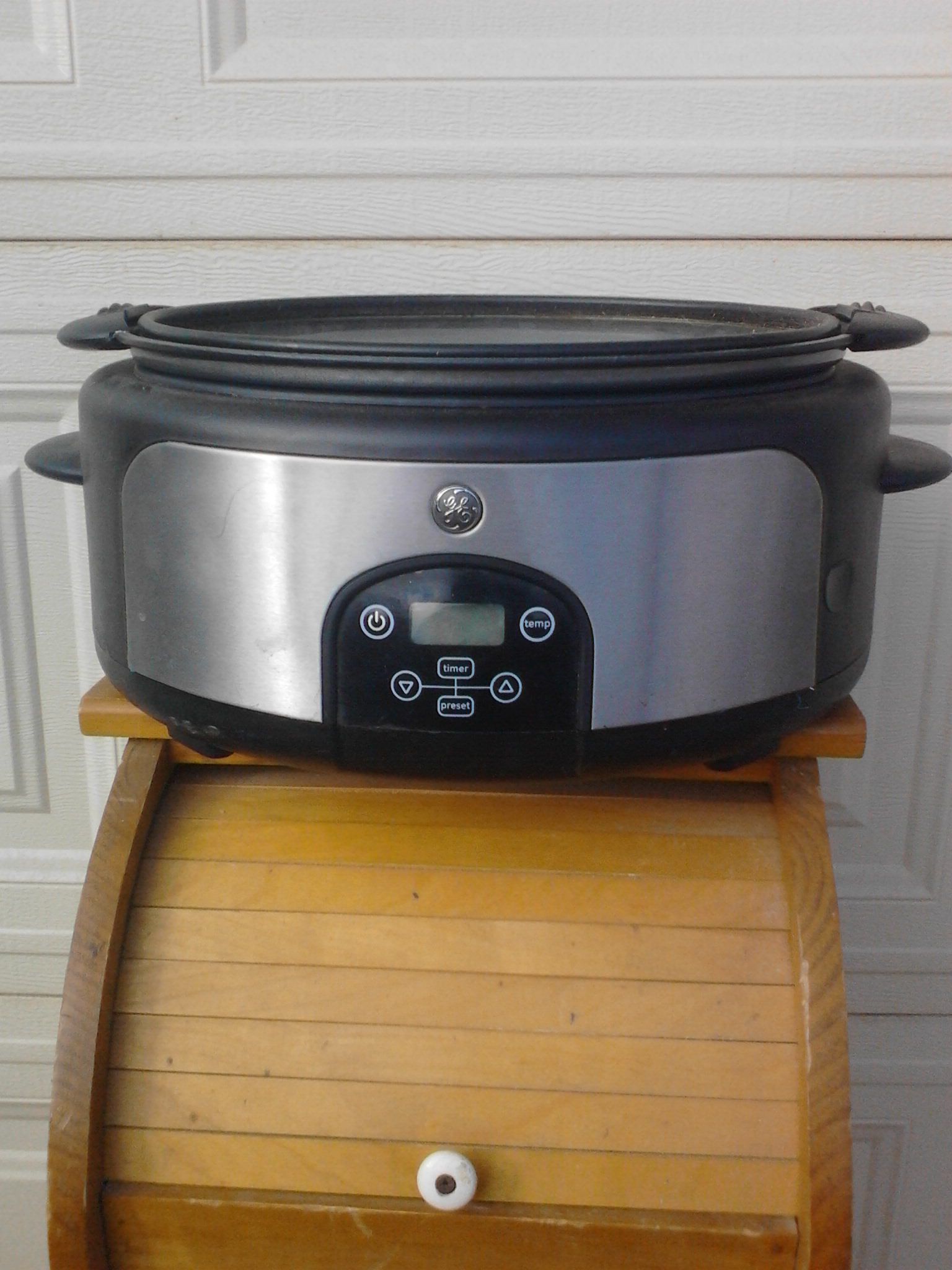 Digital control slow cooker, 6 quart Crock-Pot with Teflon aluminum pan insert
