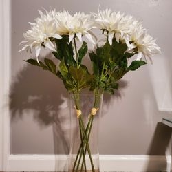 🔥🆕️ 16" Vase And Flowers (Sold Separately) $21