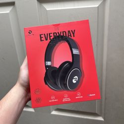 Raycon The Everyday over-Ear Bluetooth Wireless Headphones with Built-in Mic, Carbon Black Brand New 