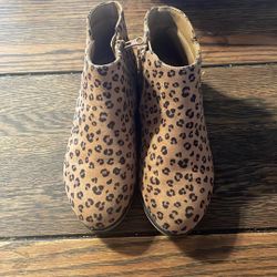 Cheetah Big Kids Size 2 Ankle Boots