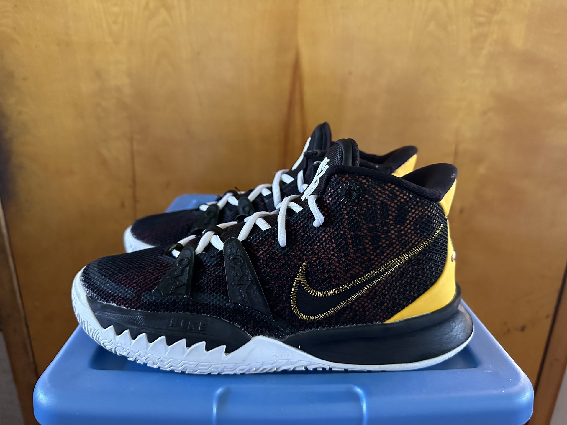 Kyrie shoes kids sale