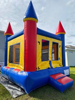 Commercial Bounce House Castle – Includes Blower – Excellent Condition