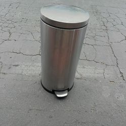 Simple human trashcan
