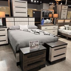 SALE 4 Pcs Queen Bedroom Set / Juego De Recámara 4 Piezas NUEVA