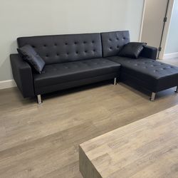 New Sleeper Sectional Couch / Free Delivery 