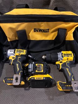 DeWalt XR drill combo set with one 2ah battery charger and bag