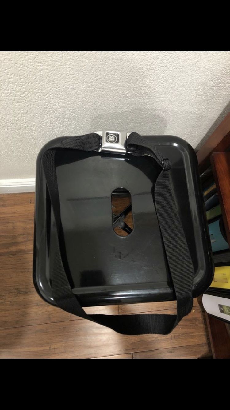 Cadillac Seatbelt: One Size Fits All