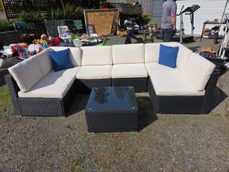 Outdoor furniture set with ottoman