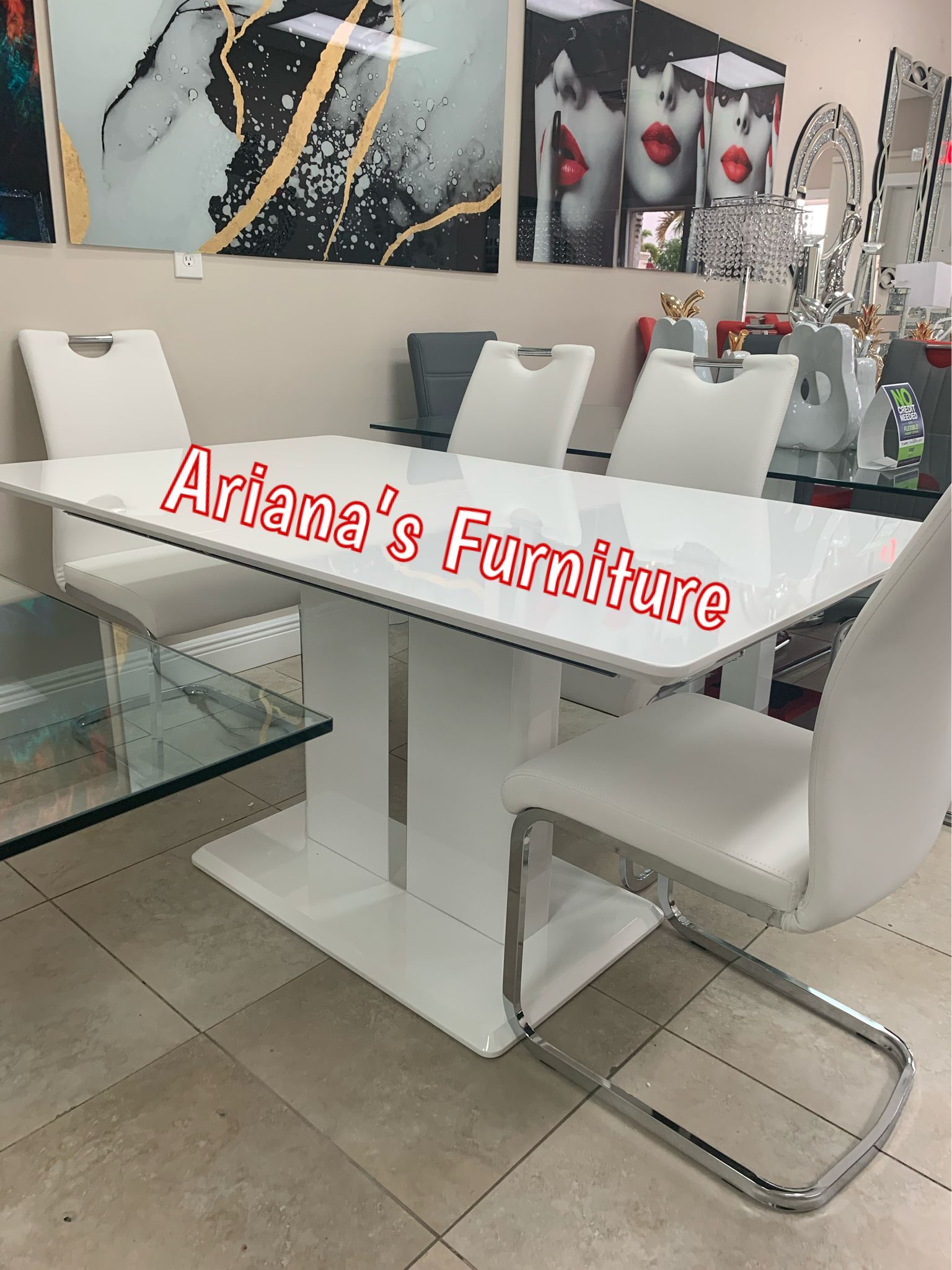 New Expandable Dining Table Set