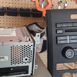 2009 F150 Radio And Center Plastic Column.