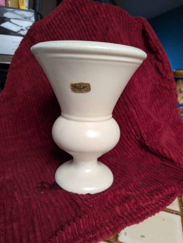 Haeger Vase Cream Pottery 