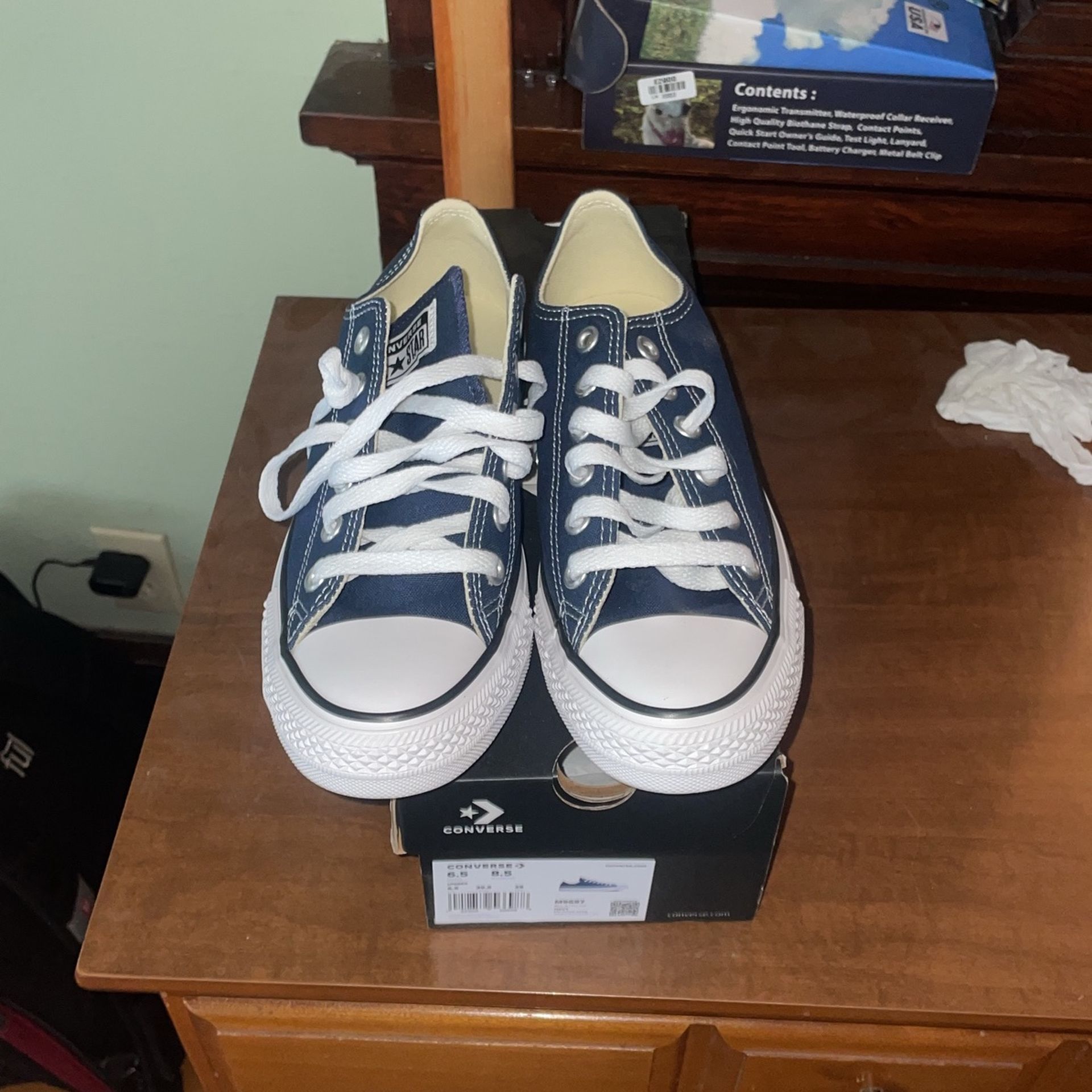 Navy Blue Converse All Stars: Women’s 8.5 Men’s 6.5
