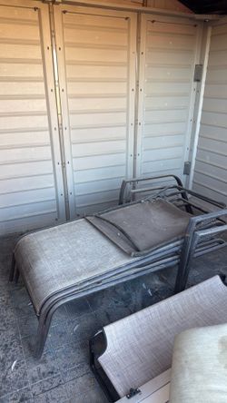 Free Pool lounge chairs