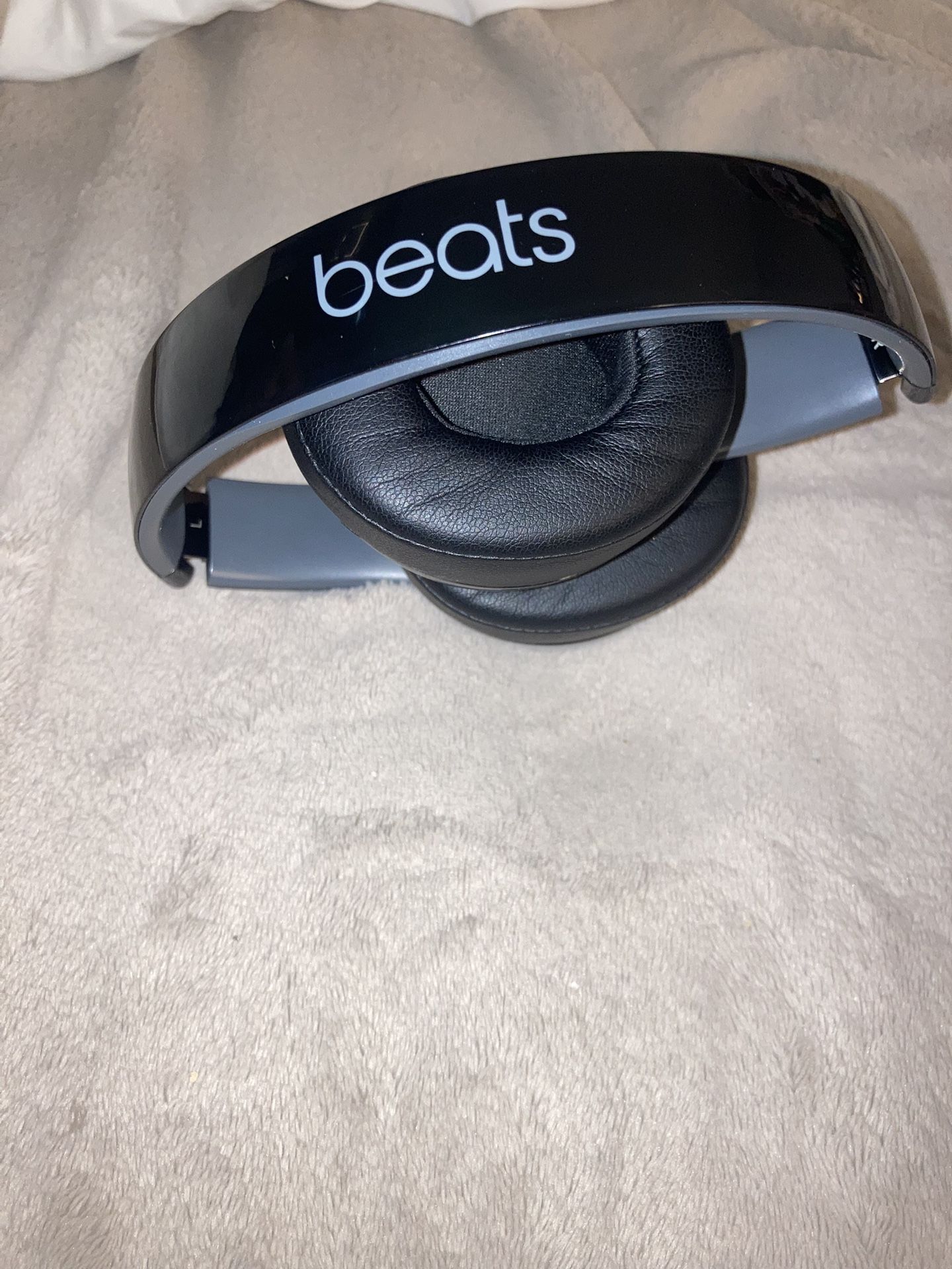 Beats Solo Wierless …