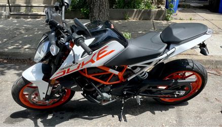 2018 Duke 390 800 miles, Best offer or trade.