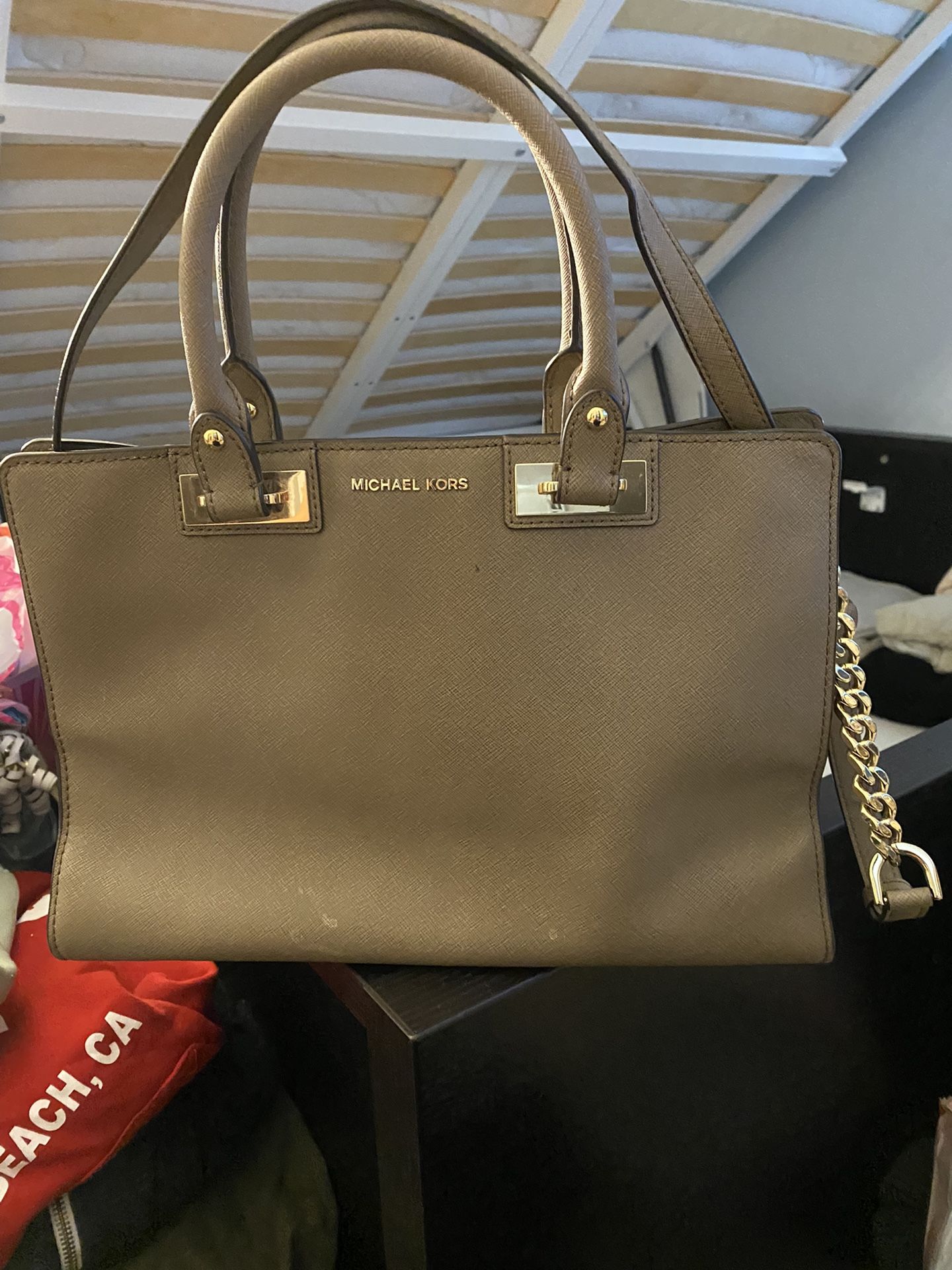 MK Taupe Bodycross