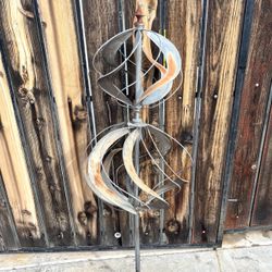 Spinning Garden Decor