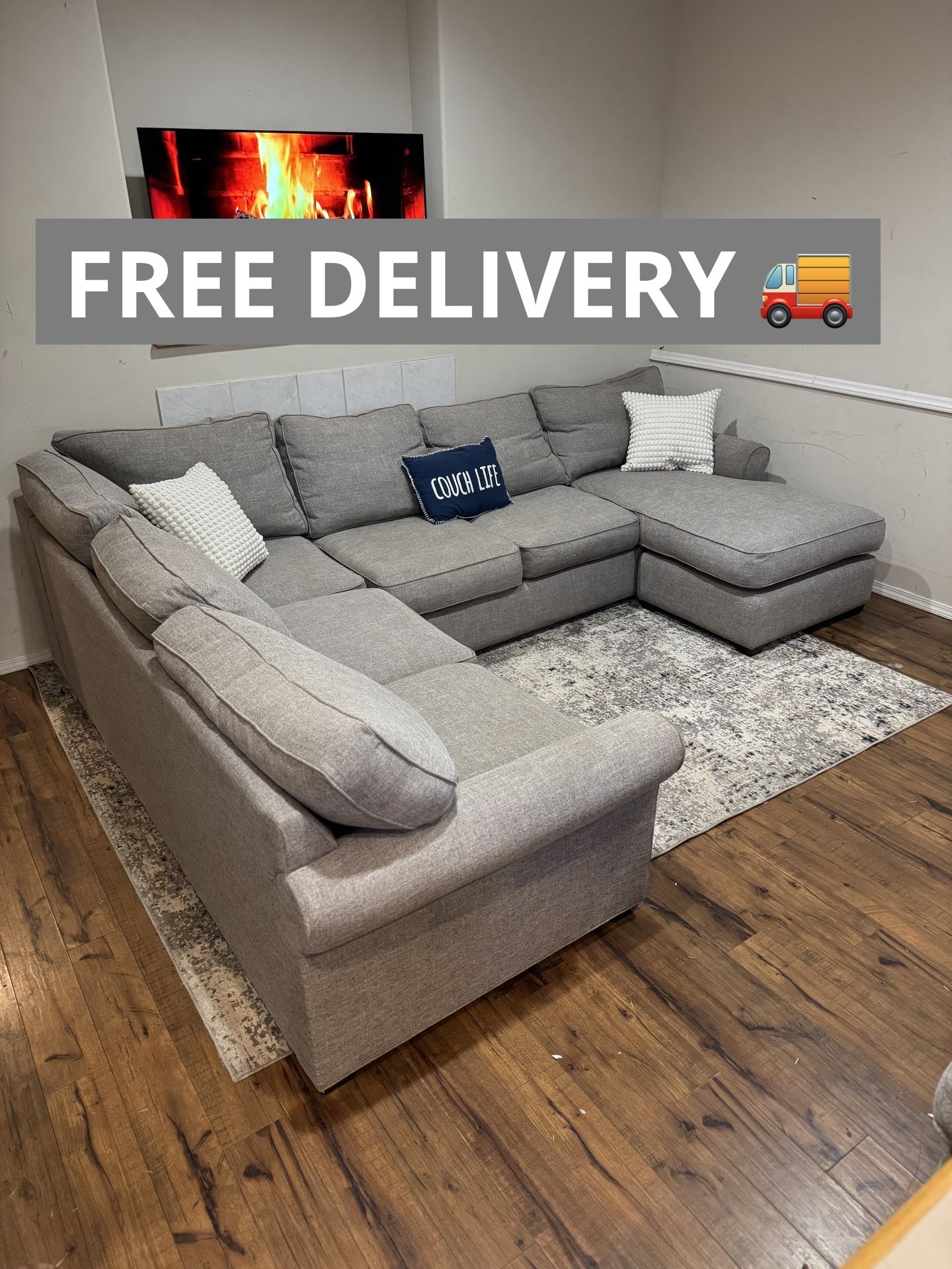 Large Gray Sectional Couch 🛋️- FREE DELIVERY 🚚 