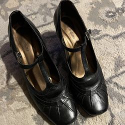 Naturalized Women’s Leather Shoes T Strap Size 8.5 