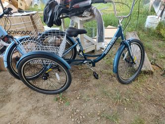 New mooncool tricycle bikes 24"&26"  7 speed $250 each