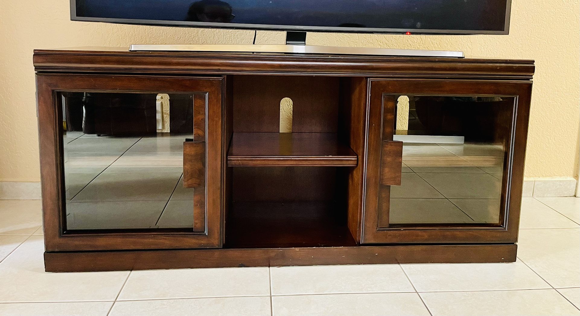 TV Stand/ Mueble para Televisor