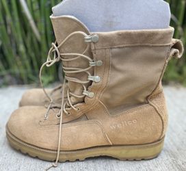 Wellco Vibram Tan Military/Work Boots, Sz 10R..Located west roseville..