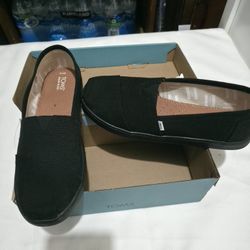 Toms, Black Canvas