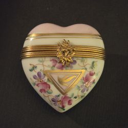 Limoges Peint Main Heart Shaped Trinket Box