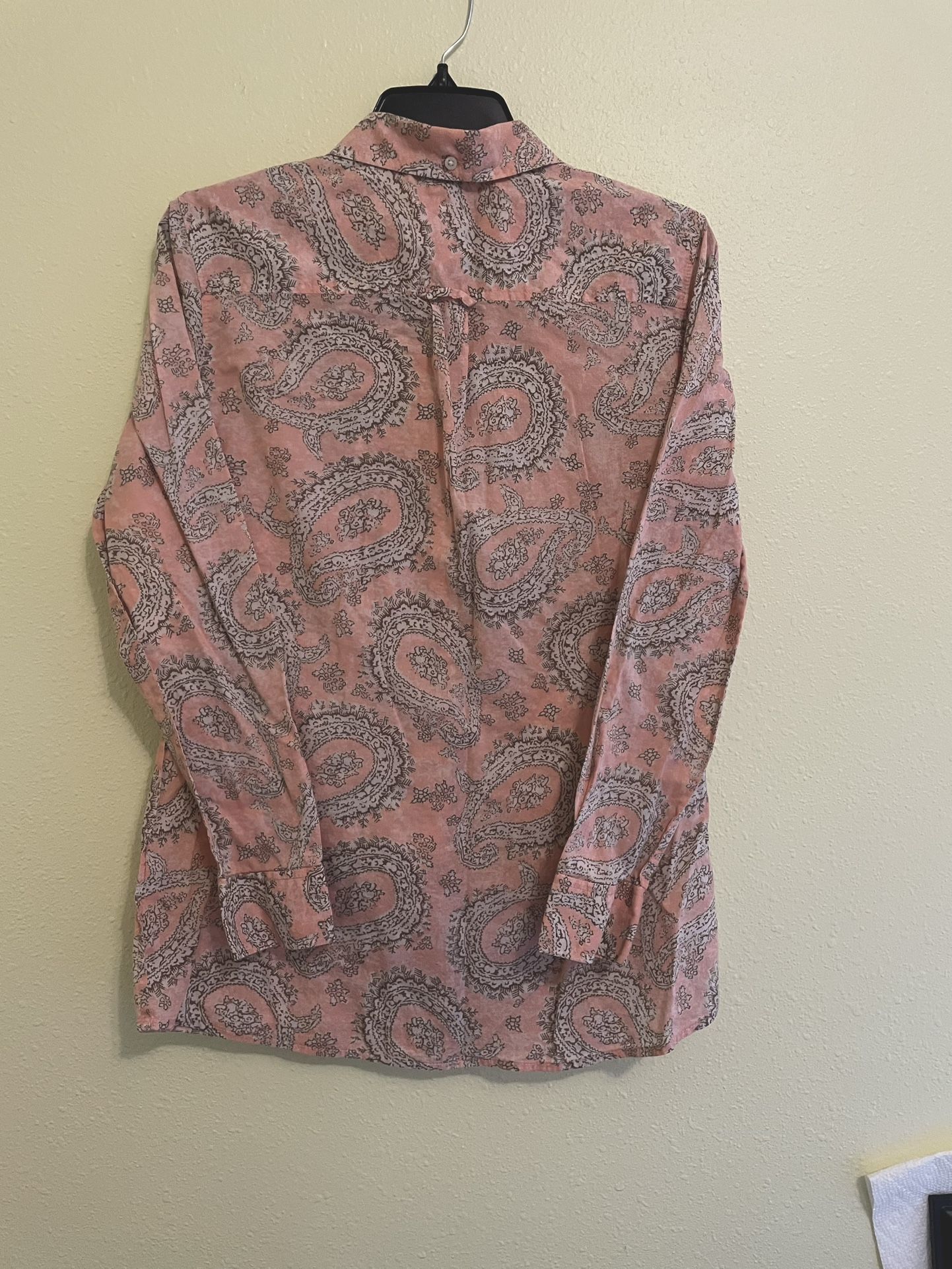 Banana Republic Blouse. Pink/White Paisley - Women’s Size M - Cotton Blend