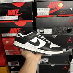 Nike Dunk Low Panda size 9.5 VNDS