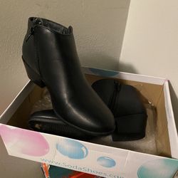 Boots Size 7 1/2