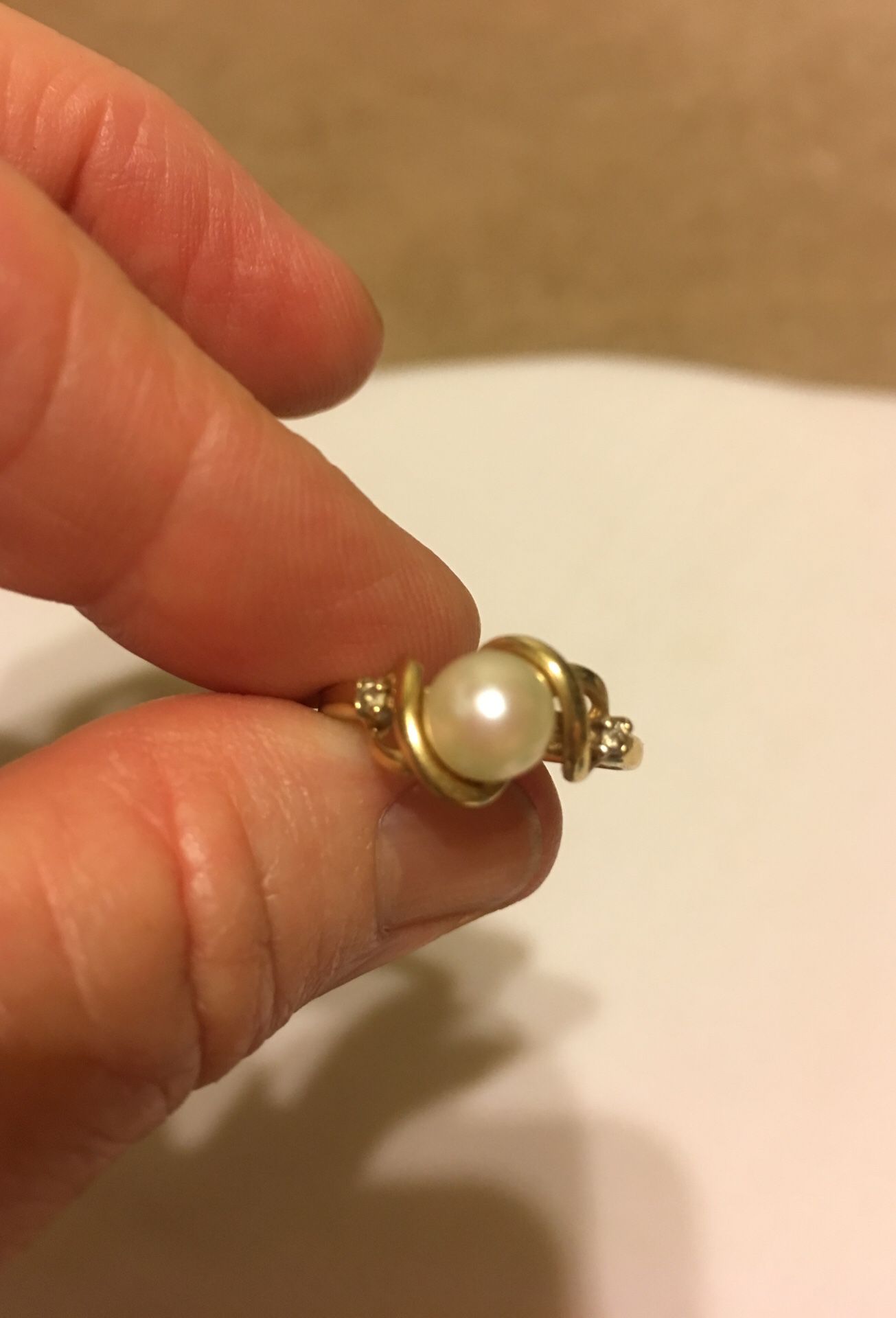 14k gold pearl ring (size 6 1/2)
