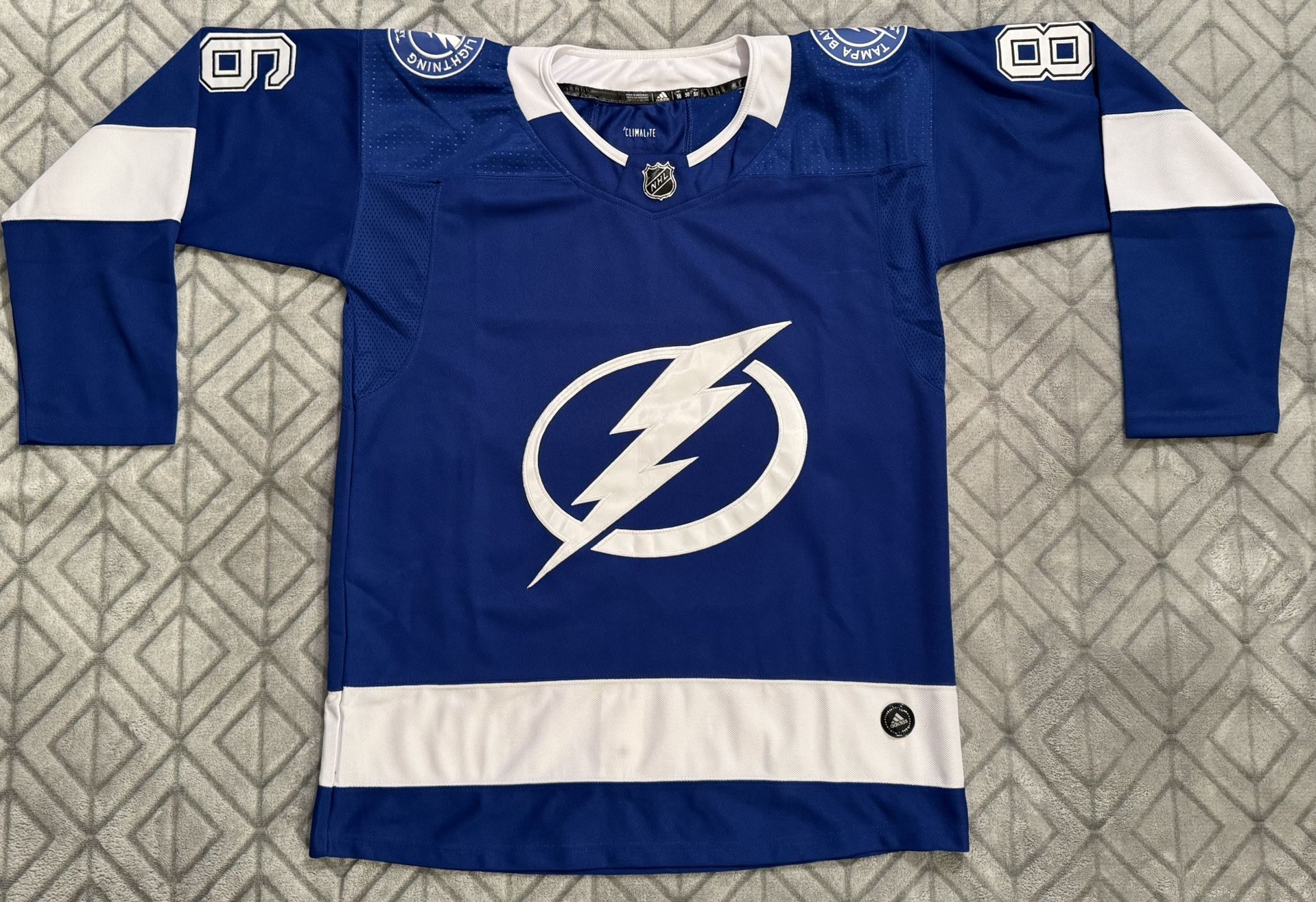 Adidas Sz 50 Climate NHL Tampa Bay Lightning #86 Nikita Kucherov Jersey EUC