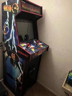 MORTAL KOMBAT ARCADE MACHINE DOES NOT TAKE REAL QUARTERS: