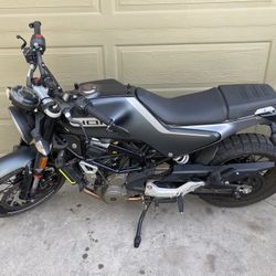 2020 Husqvarna Svartpilen 