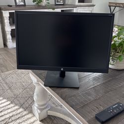HP Computer Monitors  (2)