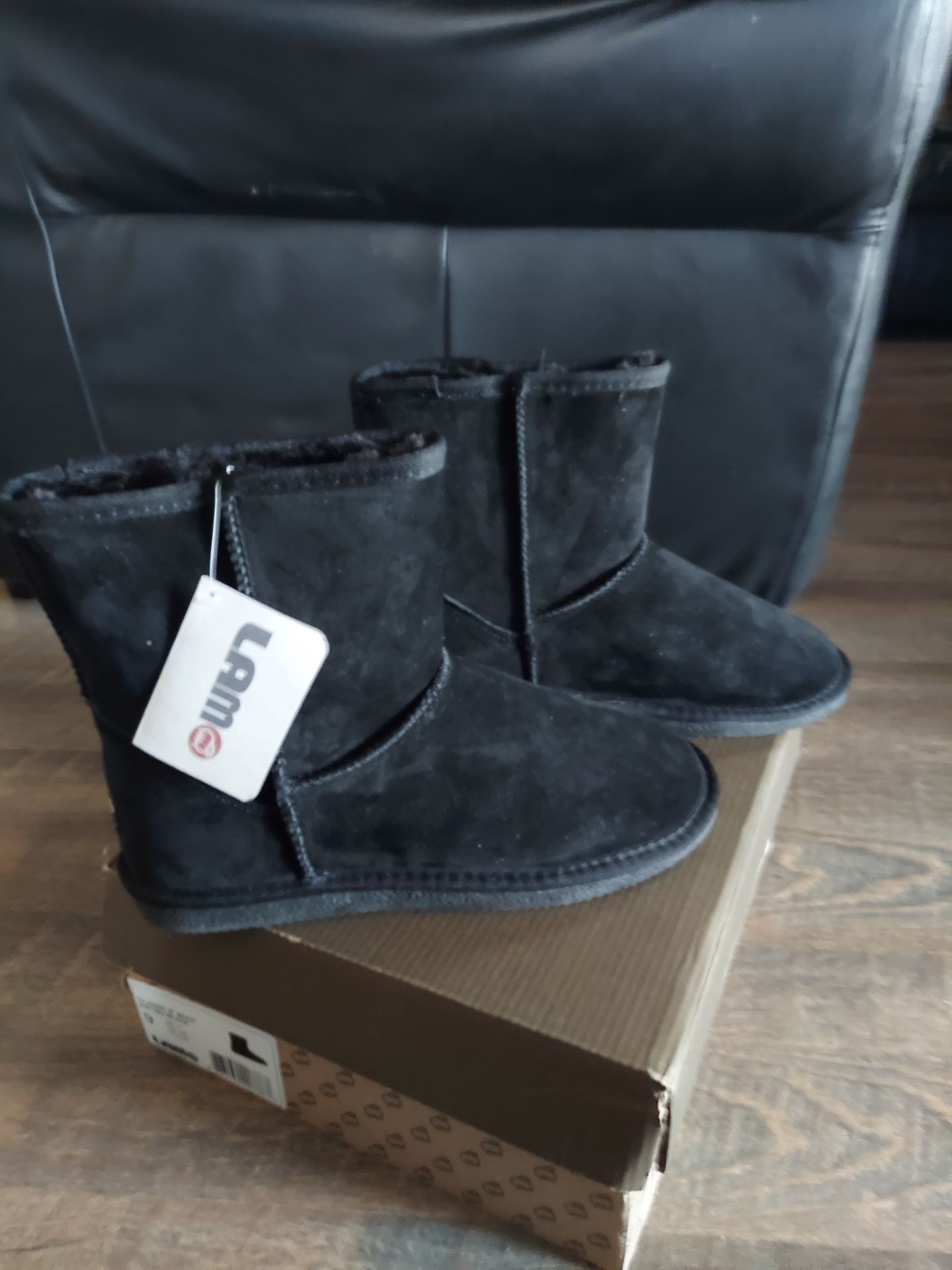 Lamo Classic 6" Boot Women's 9