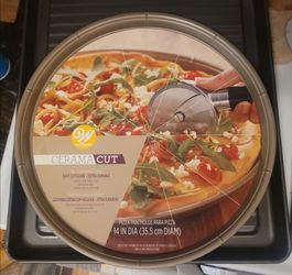 14" Wilton pizza pan