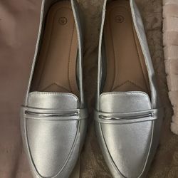 Metallic Silver Women’s Loafers 