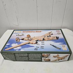 Minicraft Model Kits B-24D "Strawberry..."Skill Level 2 Scale 1:72 Open Box New 