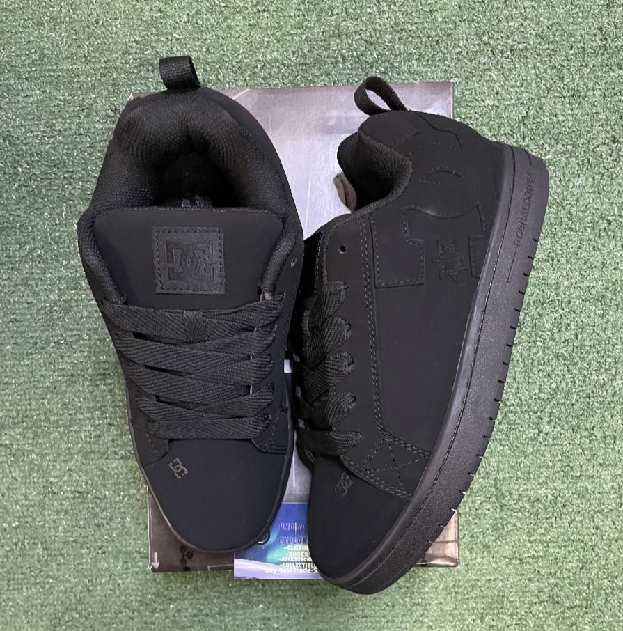 DC COURT GRAFFIK black