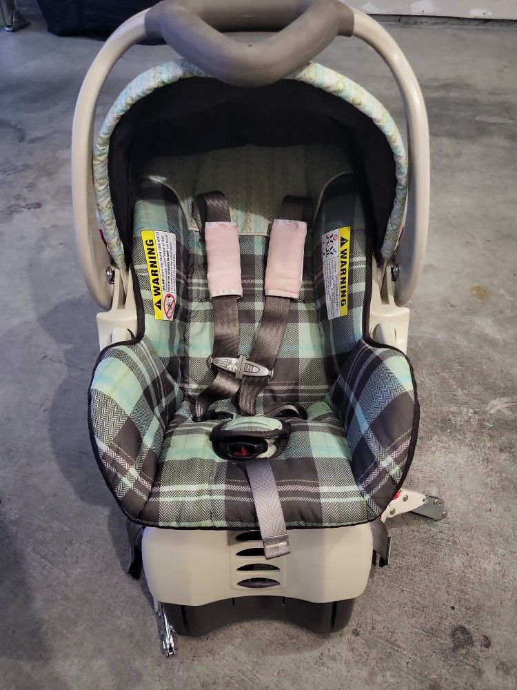 Infant Car Seat- No Accidents